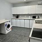 Cosy Ensuite Double Room, Near Heathrow Airport