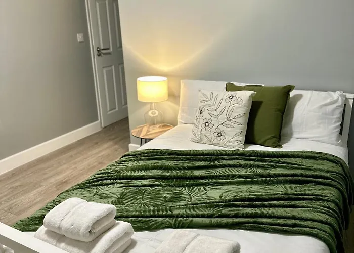 Cosy Ensuite Double Room, Near Heathrow Airport