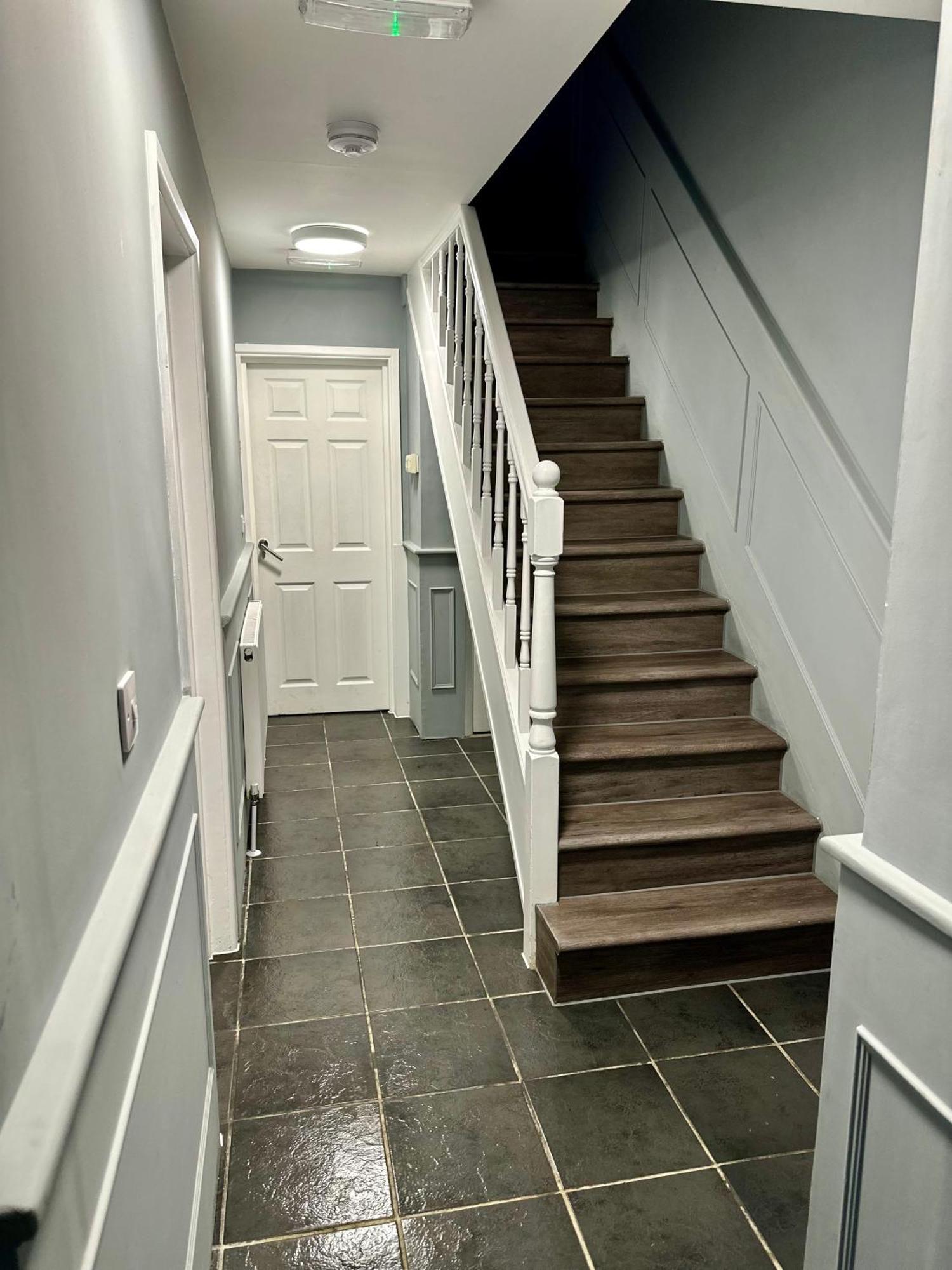 Guest house Cosy Ensuite Double Room, Near Heathrow Airport *